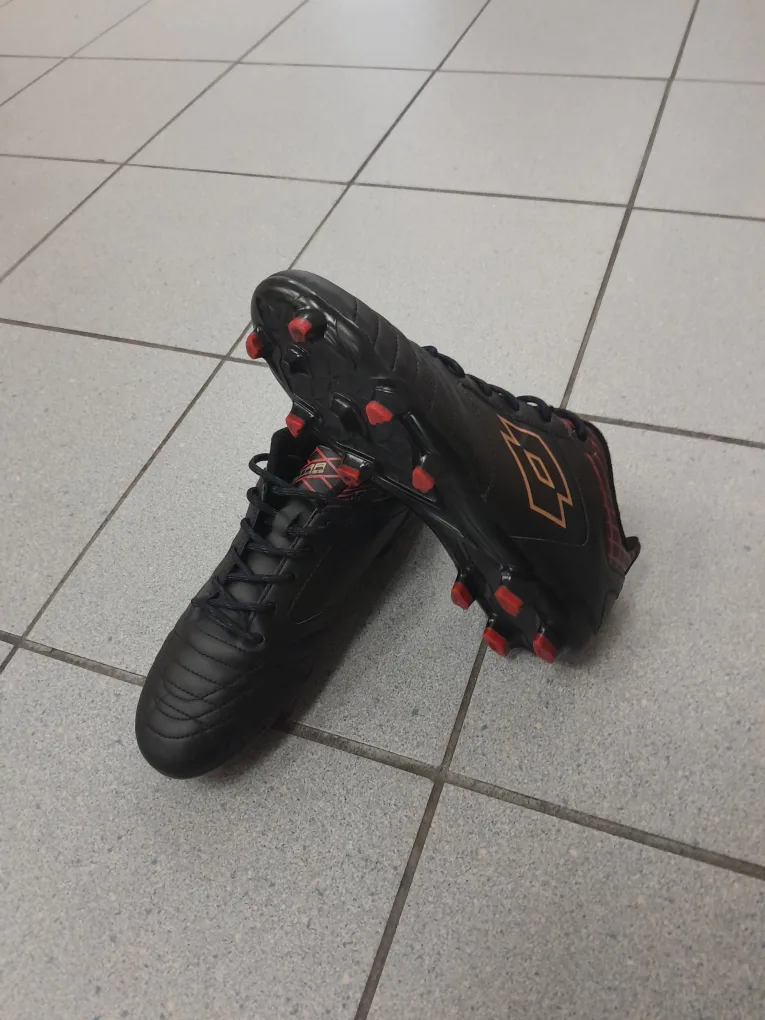 Lotto Soccer Cleats - Black Size 9 thumbnail