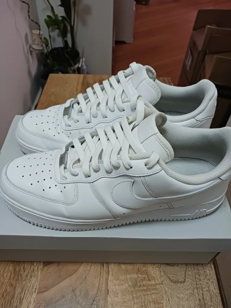 🔥Nike Air Force 1 Low '07 White Size 12 USED IN BOX image indicator(3)