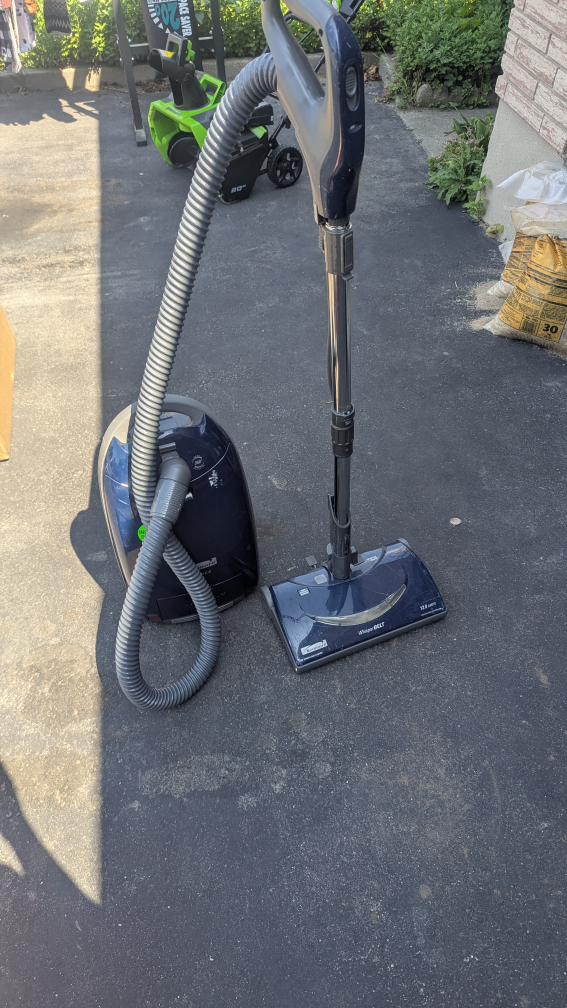 Kenmore Elegance vacuum