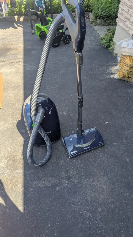 Kenmore Elegance vacuum thumbnail