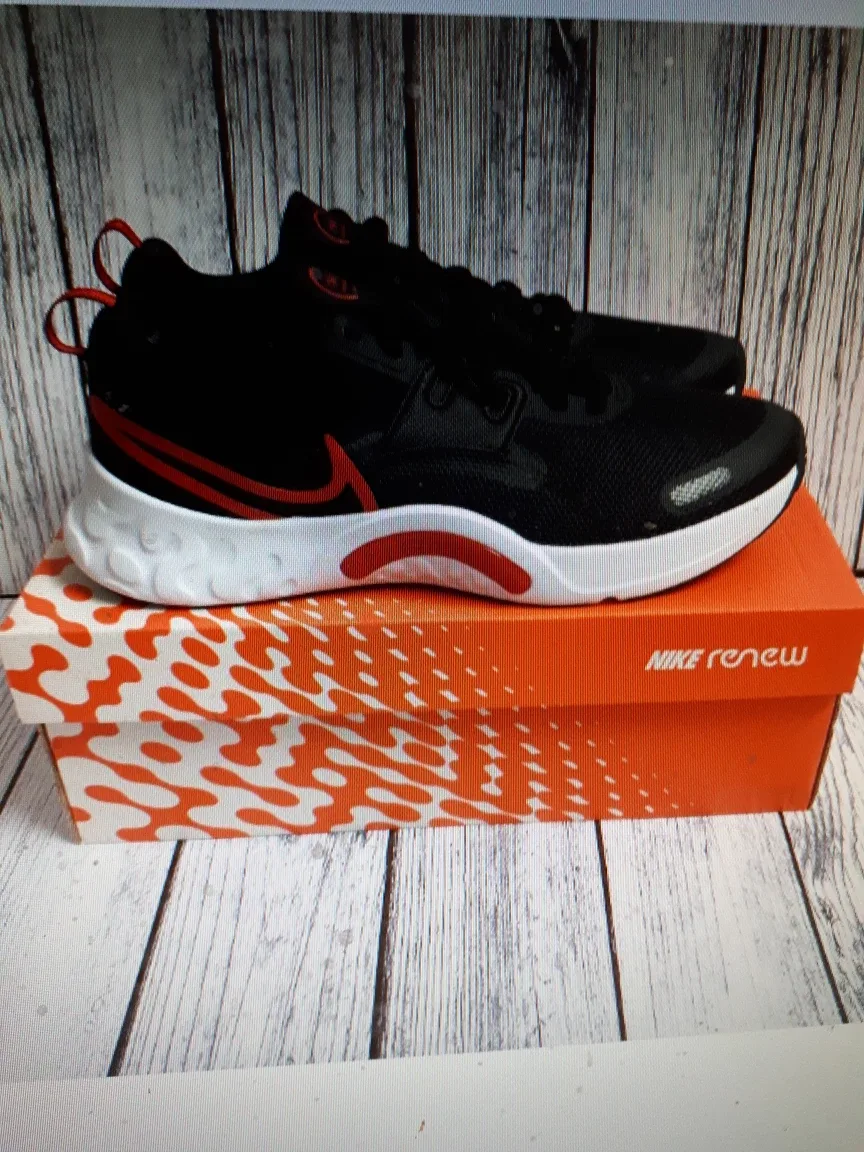 Nike Renew Run Black/Red - Size 10.5 thumbnail