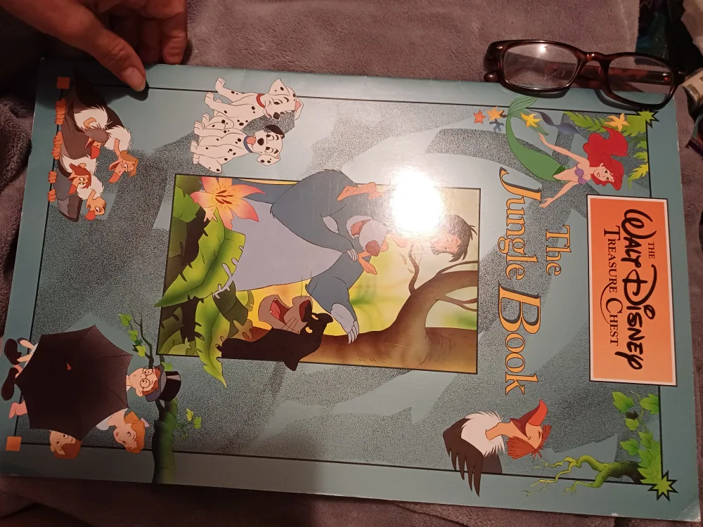 🇨🇦 Walt Disney Treasure Chest - 11" x 17" Jungle Book thumbnail