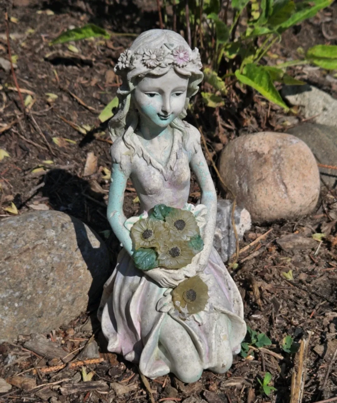 garden statue flower girl image indicator(2)