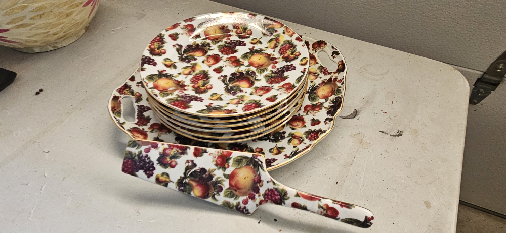 Vintage Fruit Pattern Cake Plate Set