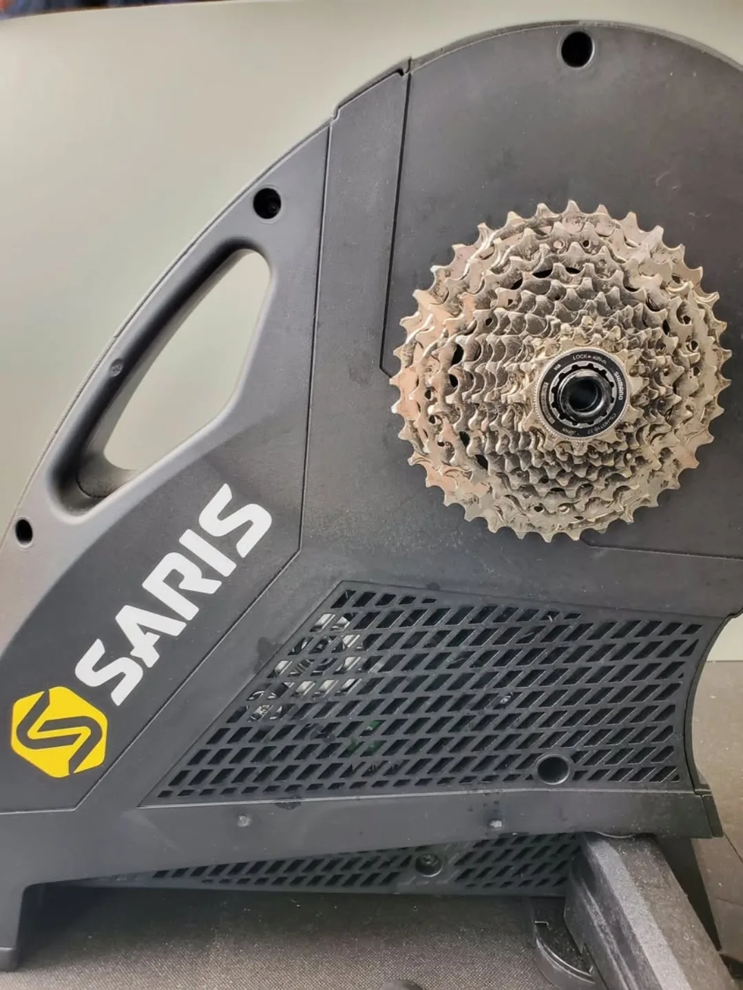 Saris H3 Plus Smart Trainer + 12sp Cassette + Accessories image indicator(2)