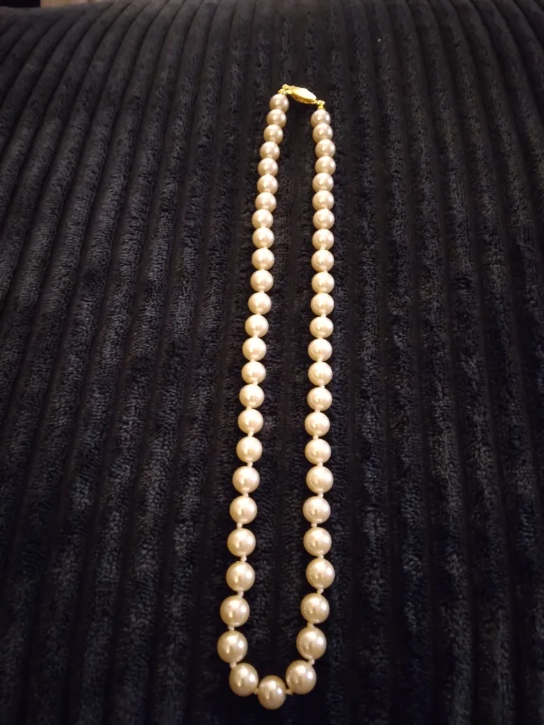 Pearl Necklace thumbnail