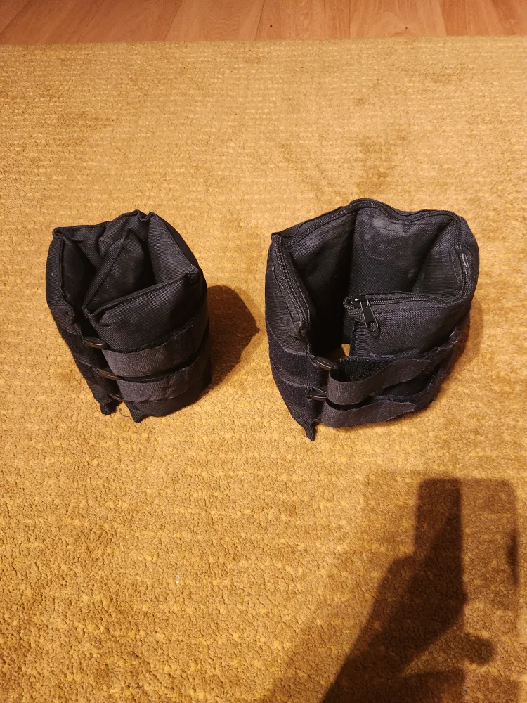 (Like New) Two 10lb Ankle/Forearm Weights. image indicator(3)