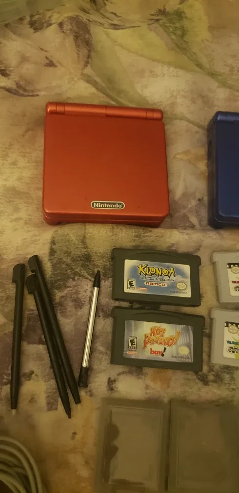 Game Boy Advance SP + Games thumbnail