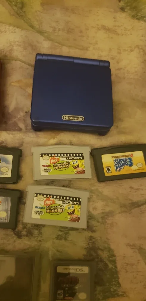 Game Boy Advance SP + Games image indicator(2)