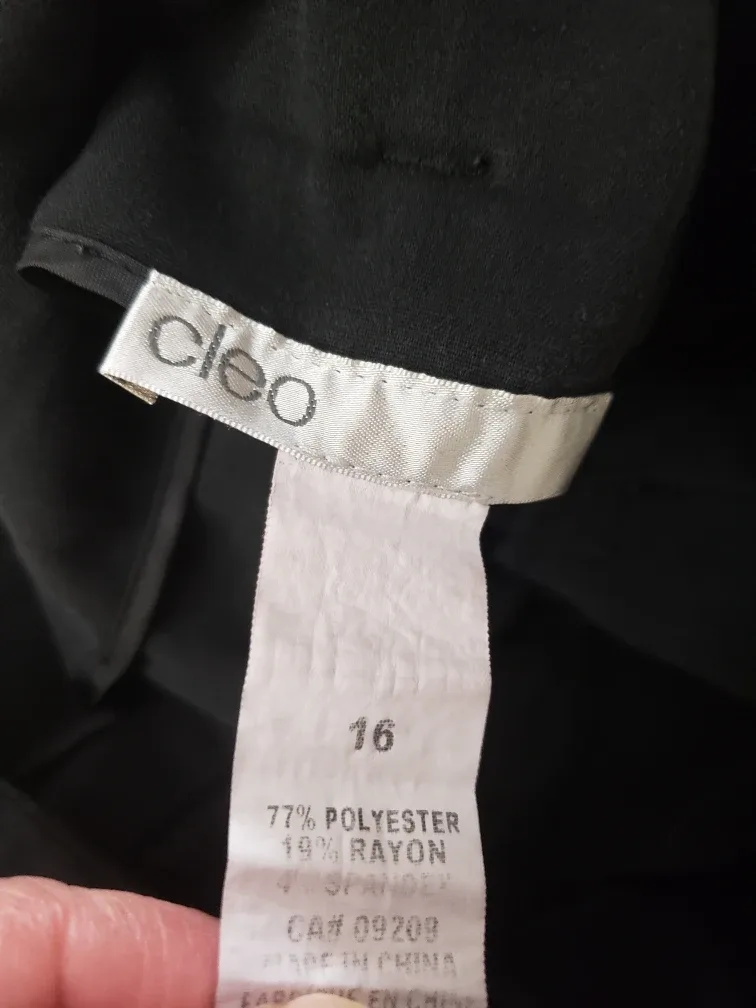 🇨🇦Cleo Black Dress capri Pants - Size 16 image indicator(4)