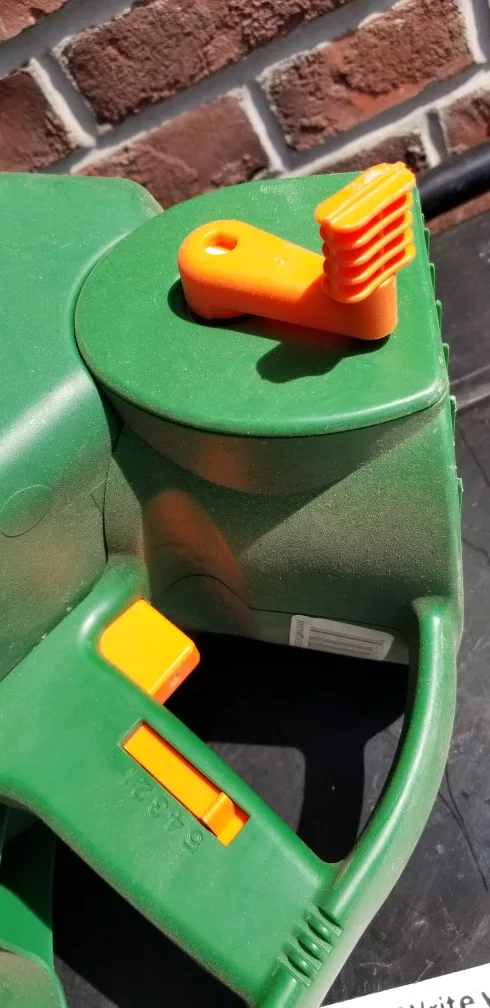 GARDEN/LAWN ITEMS - HAND HELD SPREADER/FERTILIZER & GARDEN OWL!! image indicator(4)