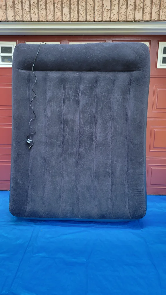 Intex Air Mattress with Built-in Pump QUEEN thumbnail