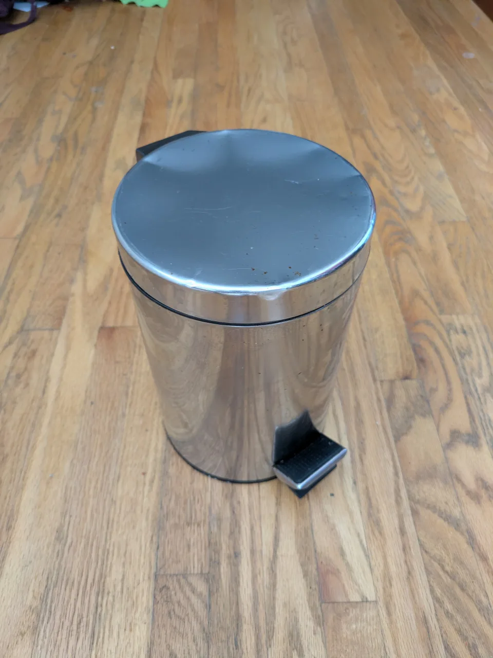 Silver Step-On Trash Can thumbnail