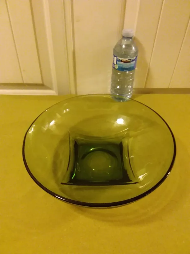 Decorative Green Glass Bowl 🥣 🇨🇦 thumbnail