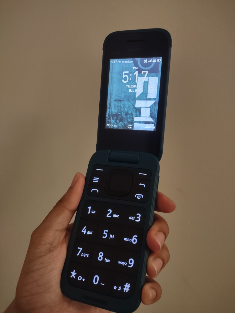 Nokia 2780 Flip with Box and Charger - photo 2