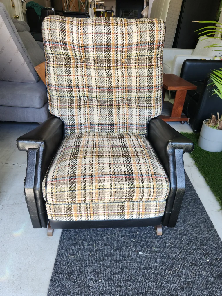 Vintage Plaid Rocking Chair image indicator(6)