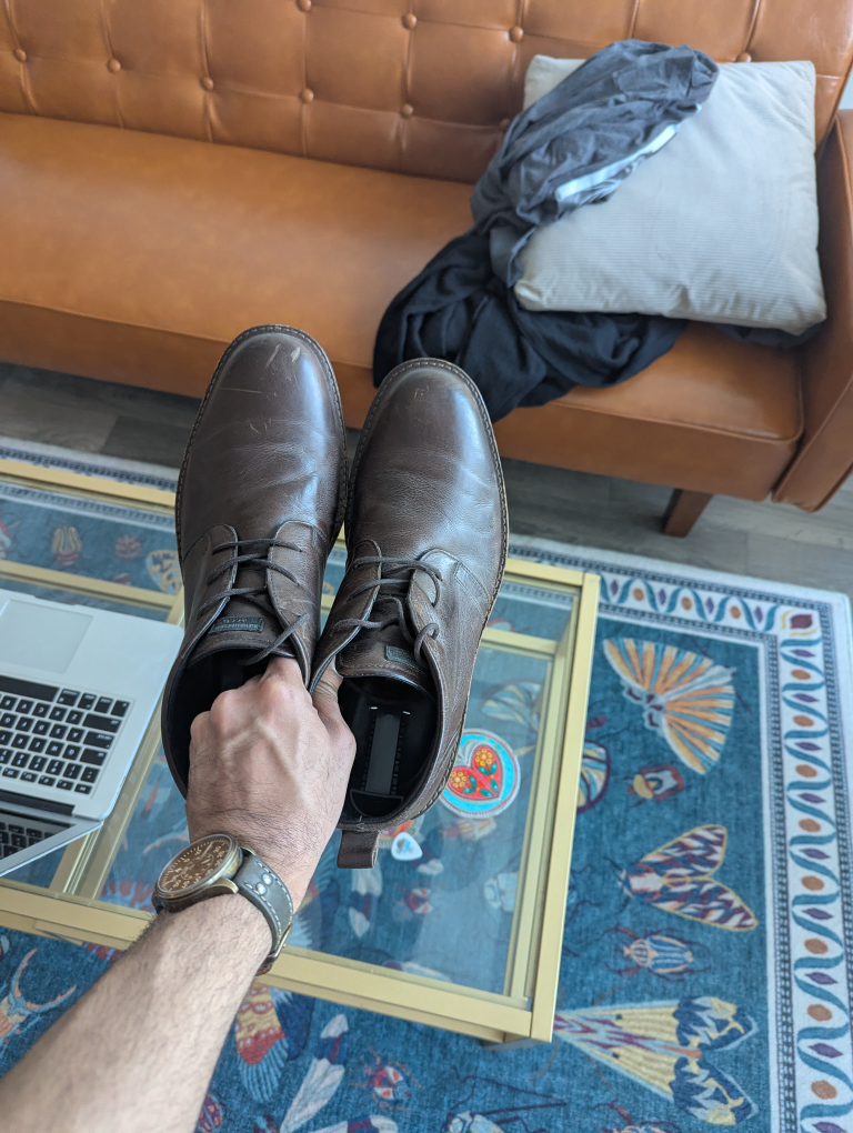 Mens' Brown Leather Chukka Boots size 9