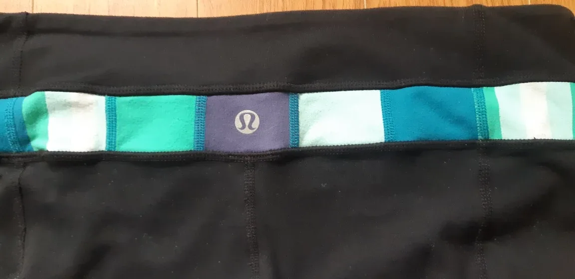 5pc. woman's clothing lot size L image indicator(4)