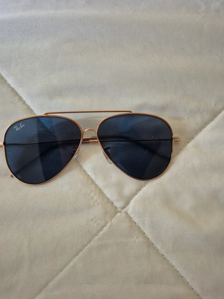 Ray-Ban Aviator Sunglasses - Gold Frame thumbnail