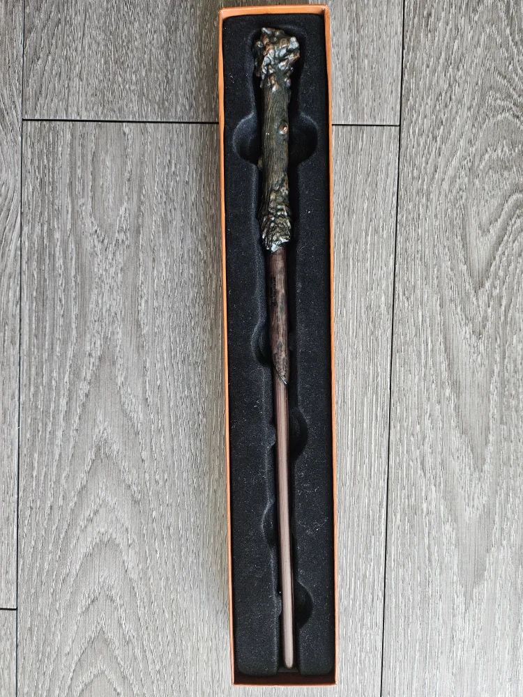 Harry Potter Wand with Box(Univercial studio interactive) image indicator(2)