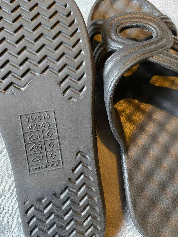 Ladies Sandals Lot Size 10 image indicator(3)