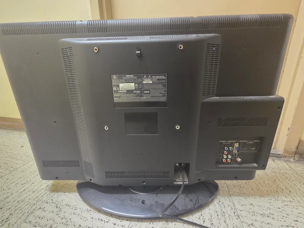 Toshiba Flat Screen TV - Black image indicator(2)