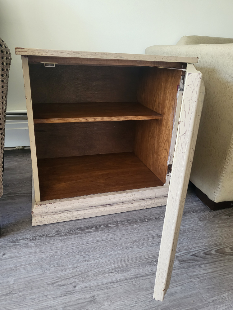 Distressed-style nightstand - photo 3