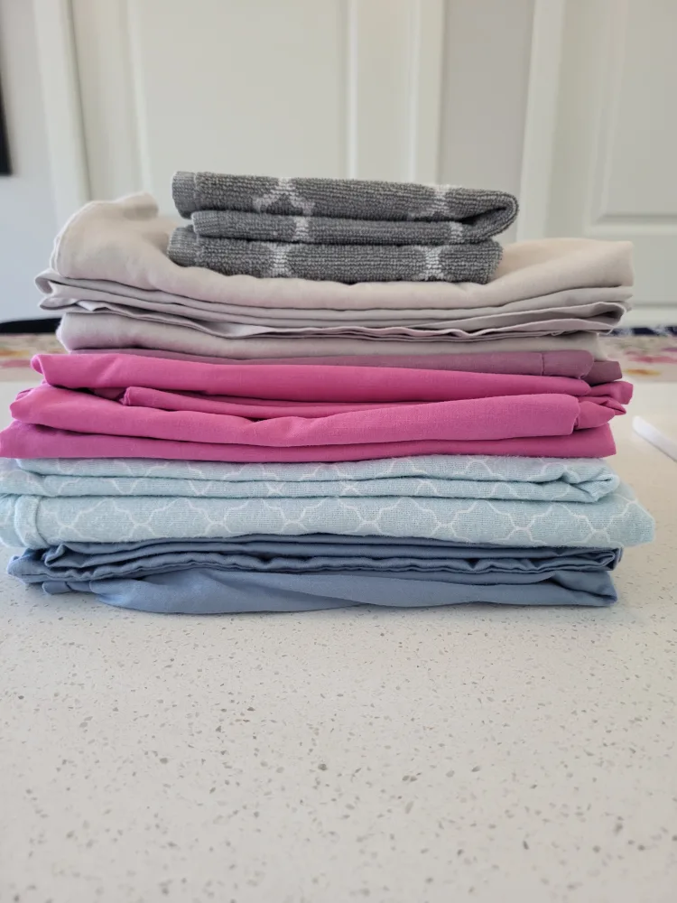 Assorted Pillow Cases and Face Cloths thumbnail