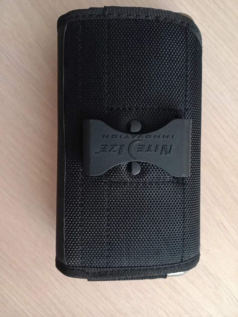 Nite Ize Phone Holster image indicator(2)