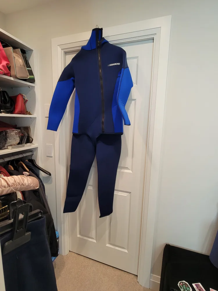 6.5mm Two-piece wet suit thumbnail