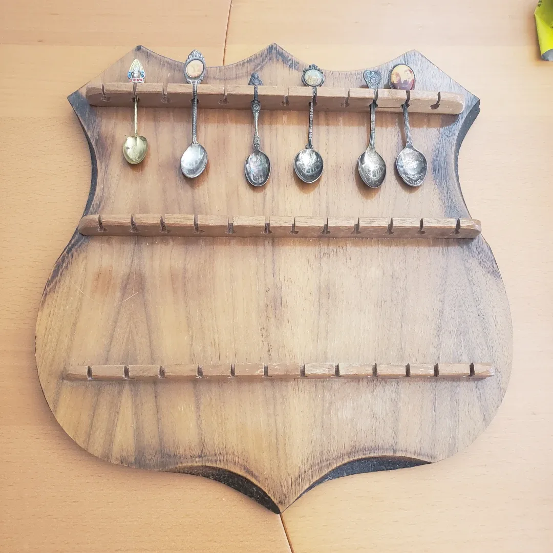 Spoon rack - crest shaped for 36 spoons thumbnail