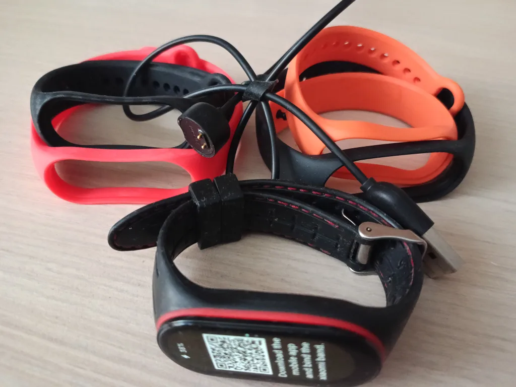 Xiaomi Mi Band 7 with extra Straps thumbnail