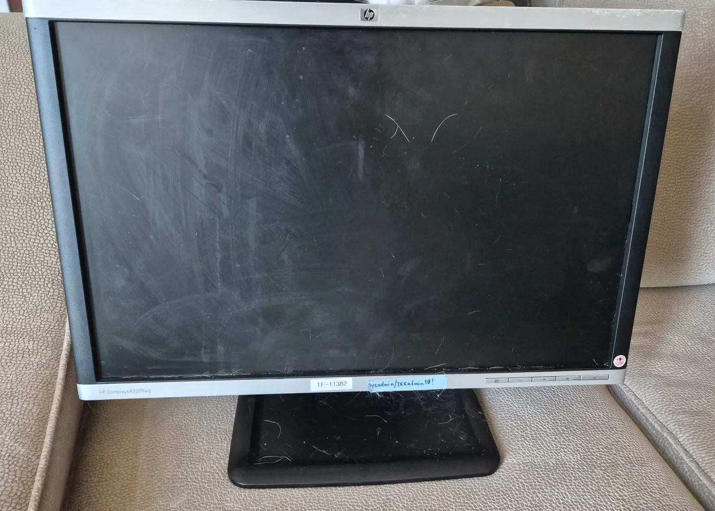 HP Compaq LA2205wg 22-inch LCD Monitor thumbnail