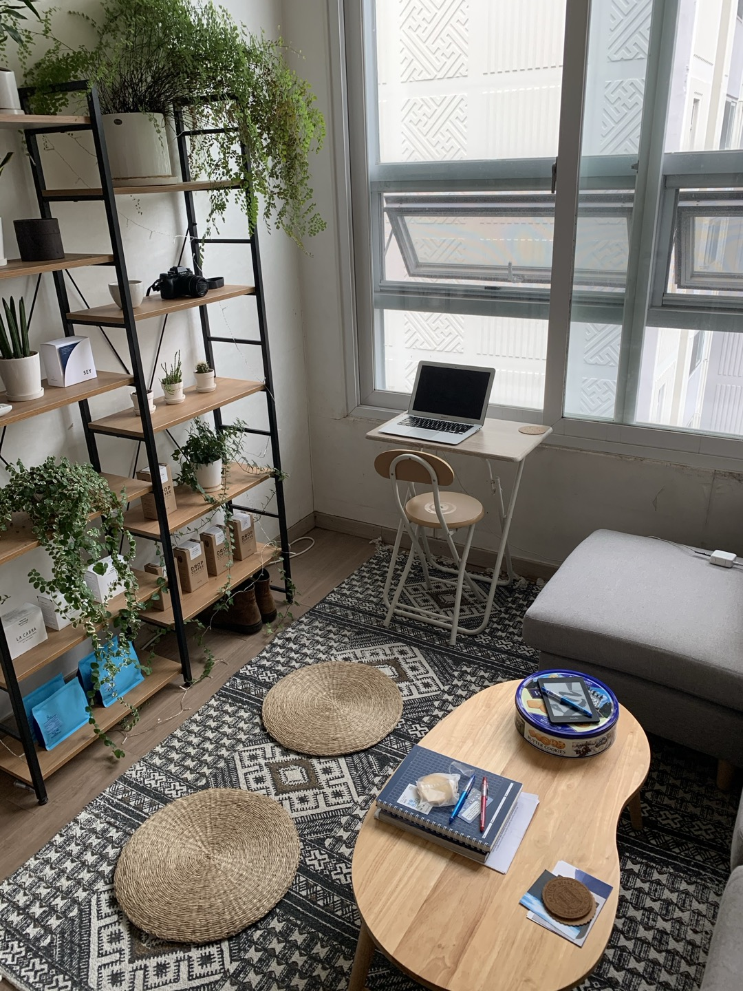 Patterned indoor throw rug 120×180