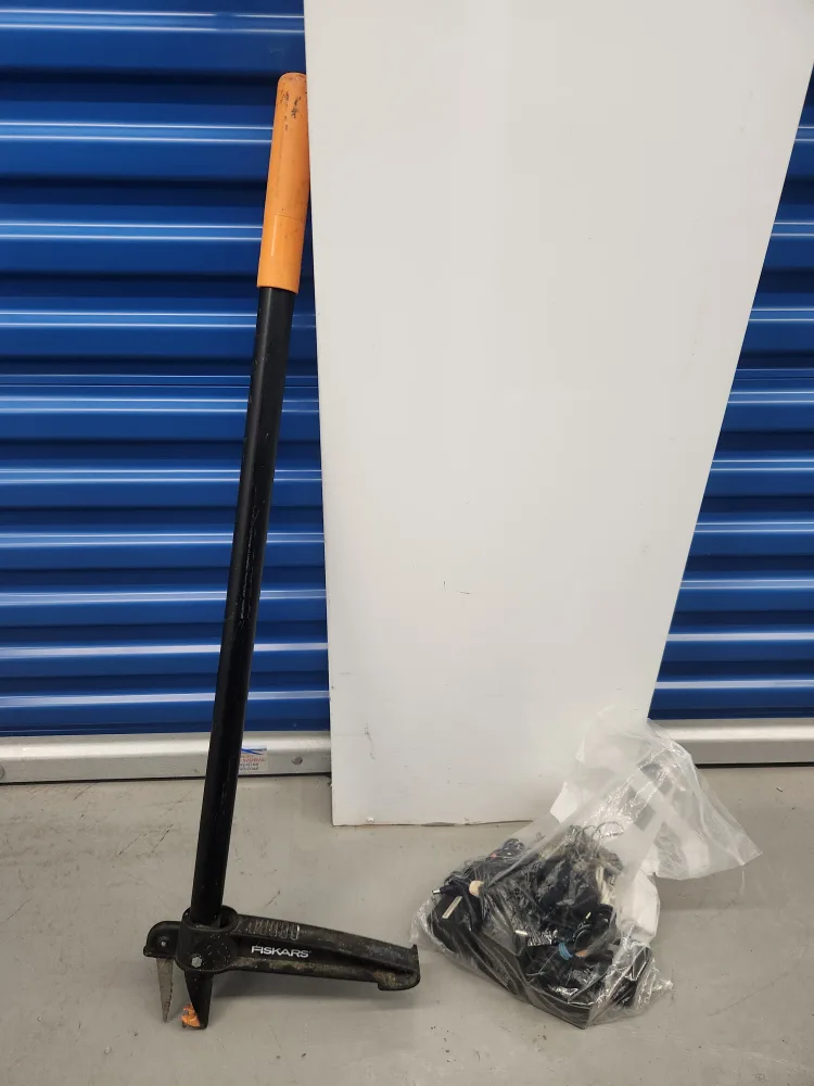 Fiskars Pro Pruner thumbnail