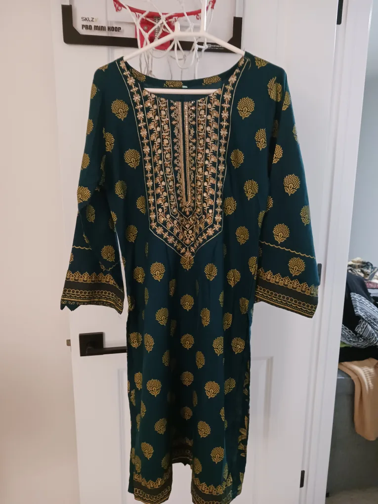 Green & Gold Embroidered Salwar Kameez image indicator(2)