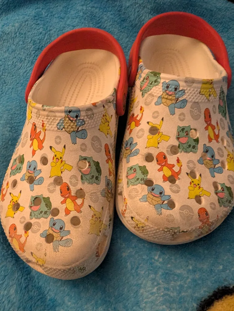 Crocs Pokemon Kids Size 3 thumbnail