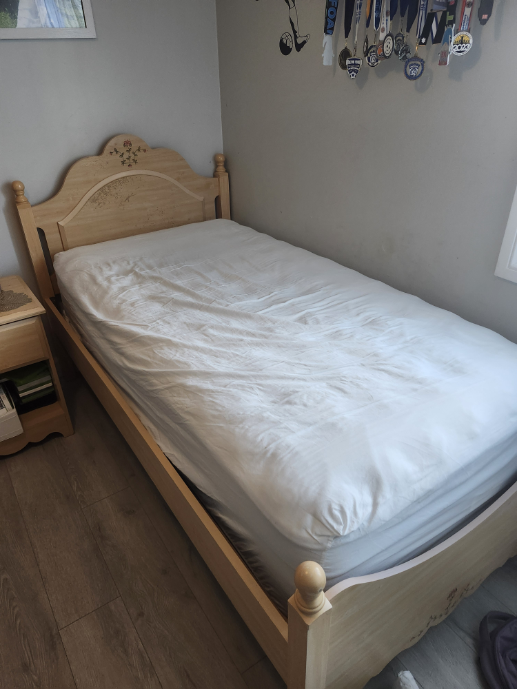 Bedroom Furniture Set