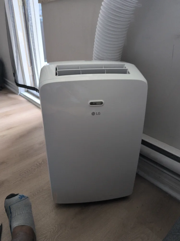 LG Portable Air Conditioner 12000 BTU thumbnail