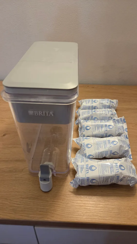 Brita Water Filter Dispenser with 5 Filters image indicator(2)