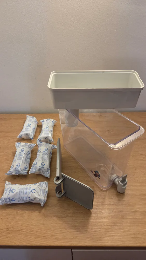 Brita Water Filter Dispenser with 5 Filters image indicator(3)