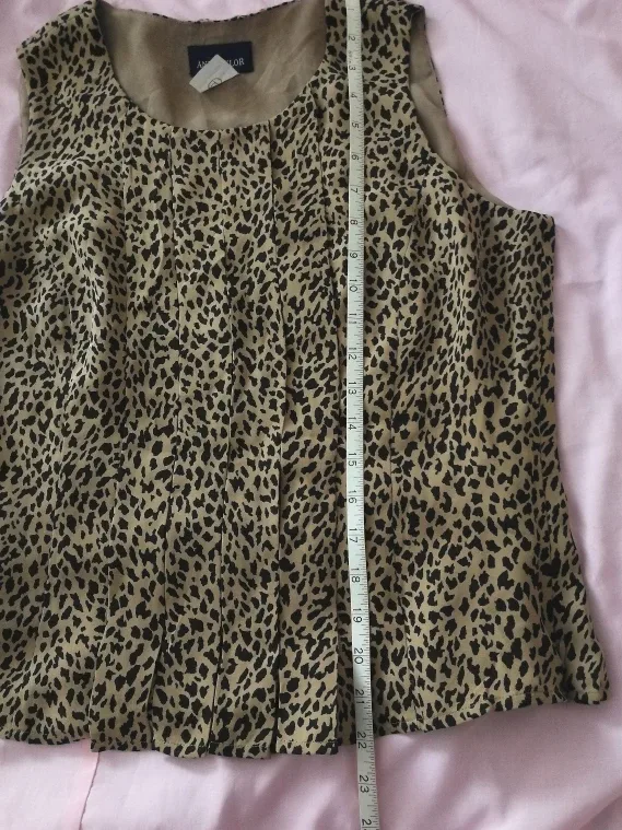 Ann Taylor Leopard Print Sleeveless Blouse - Size S image indicator(5)