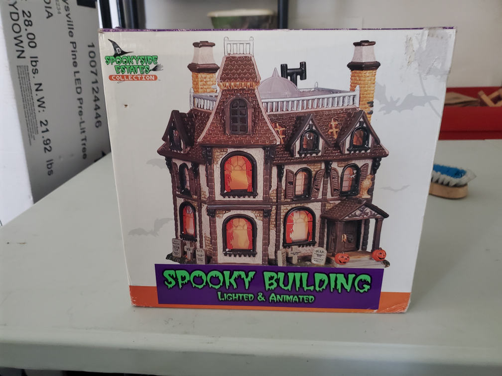 Spookyside Estates Lighted Animated Alford Mansion - photo 2