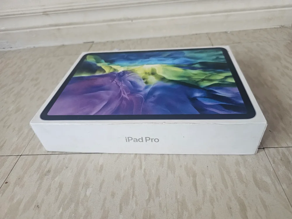iPad Pro 2nd gen *Offer* image indicator(4)