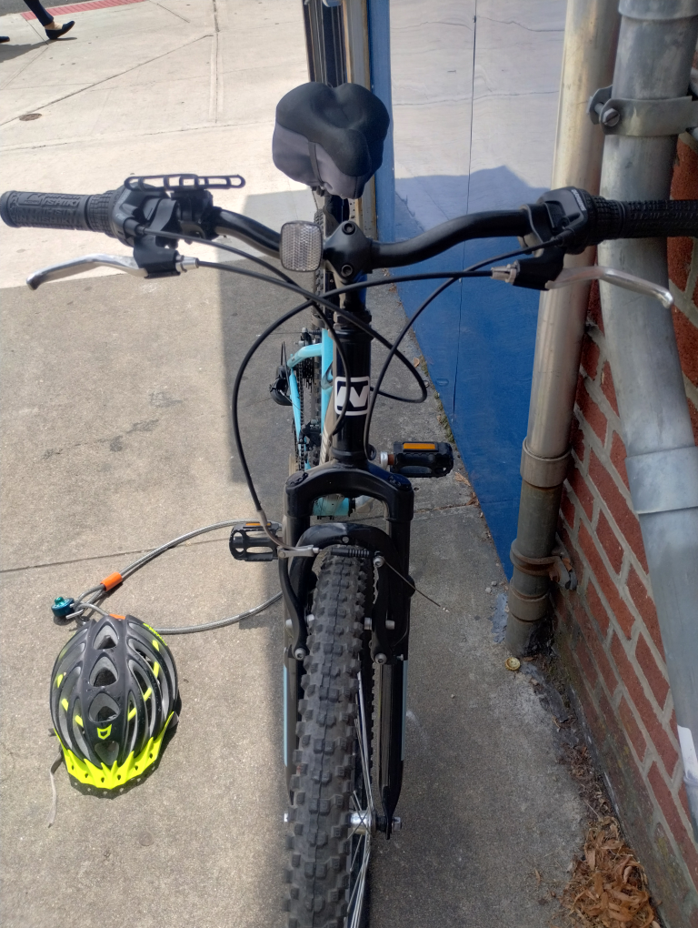 Nishiki Pueblo Mountain Bike with Helmet & Lock - photo 2