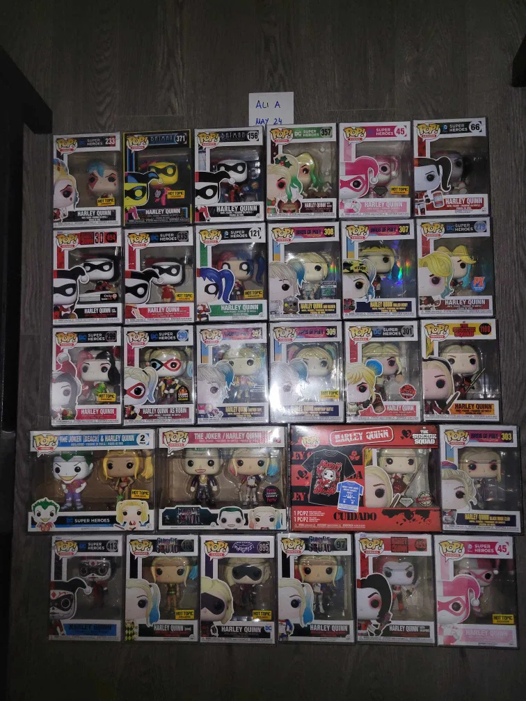 Funko Pop Harley Quinn Collection thumbnail