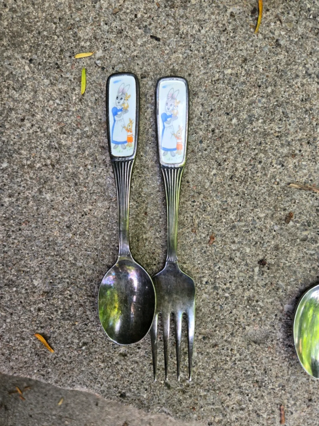 David Shaw bunnies kids cutlery thumbnail