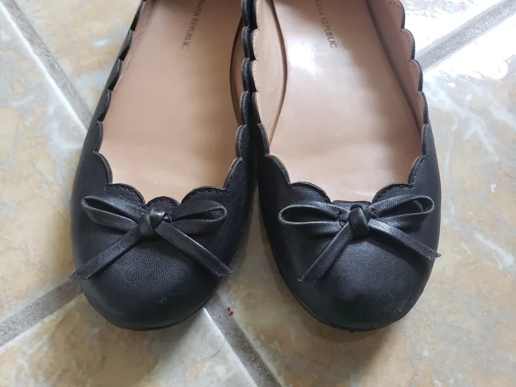 Banana Republic Black Leather Flats 🇨🇦 image indicator(2)