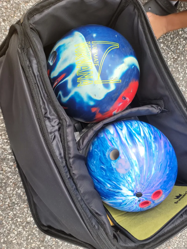 Brunswick Bowling Ball & Elite Roller Bag thumbnail