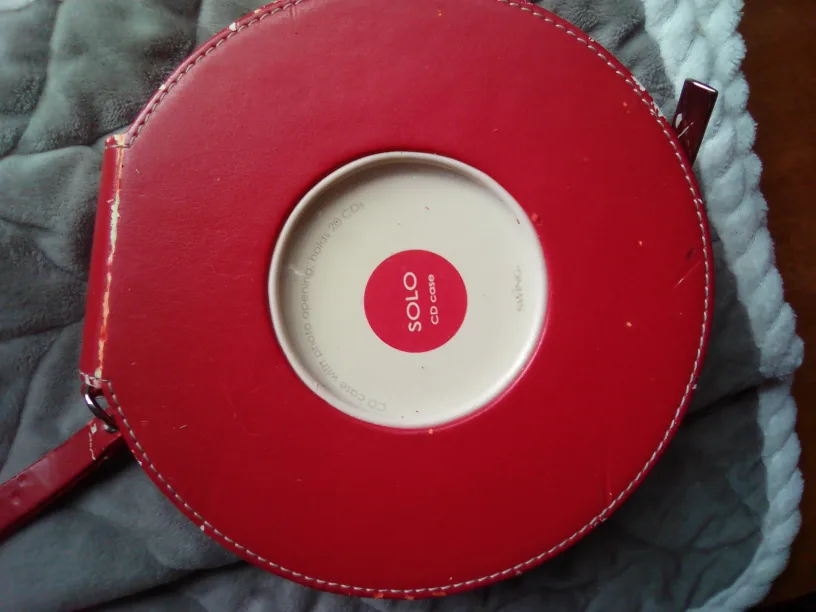 Red SOLO CD Case with Protective Opening thumbnail